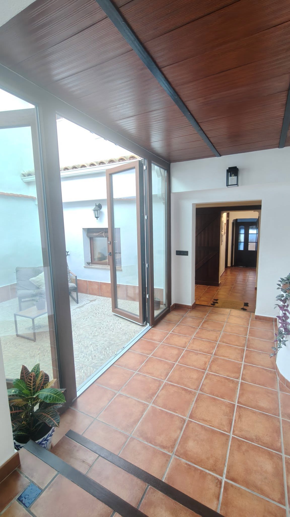 CASA CON PATIO EN VENTA miniatura 5